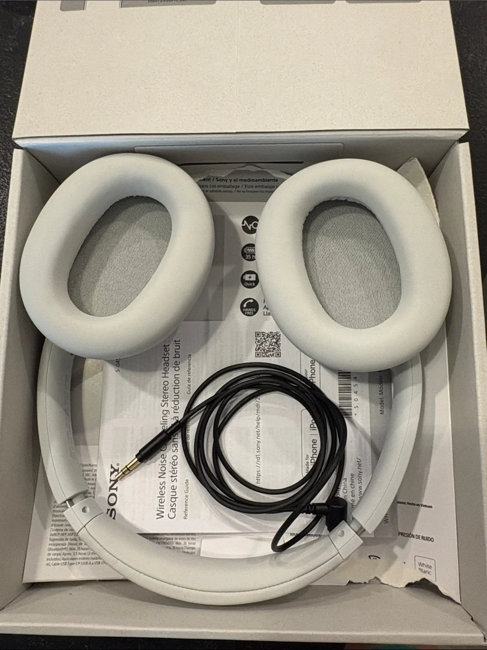 Sony White Wireless Noise Cancelling Stereo Headset Reference Guide